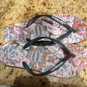 Havaianas Vibrant Patterned Flip Flops with Black Straps